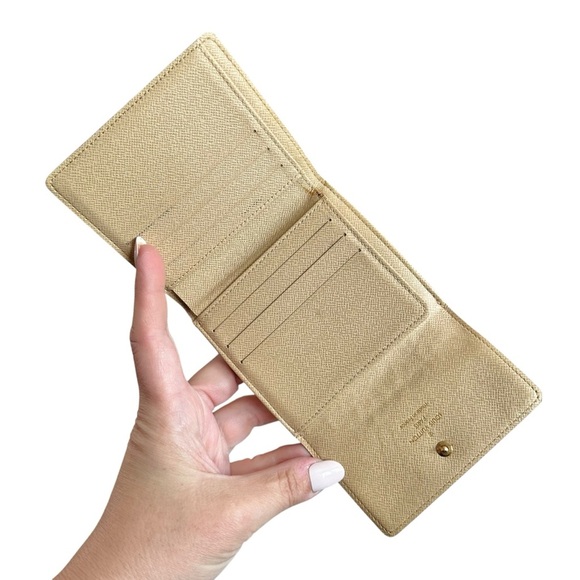 Louis Vuitton Dentelle Ludlow Lace Embroidered Monogram Leather Elise Wallet - Picture 4 of 15